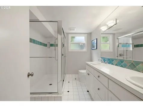 2395 SW Timberline Drive Portland OR 97225