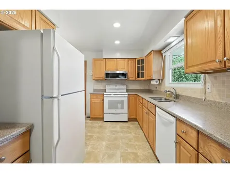 13141 NE Eugene Street Portland OR 97230