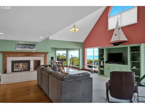 514 Lemwick Lane Yachats OR 97498