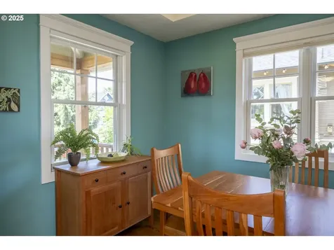 6204 N Burrage Avenue Portland OR 97217