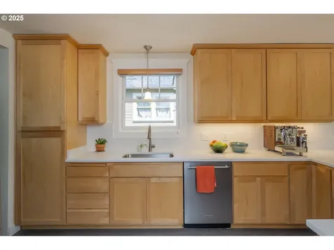 6204 N Burrage Avenue Portland OR 97217