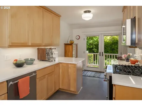 6204 N Burrage Avenue Portland OR 97217