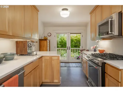6204 N Burrage Avenue Portland OR 97217