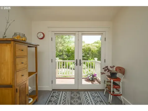 6204 N Burrage Avenue Portland OR 97217
