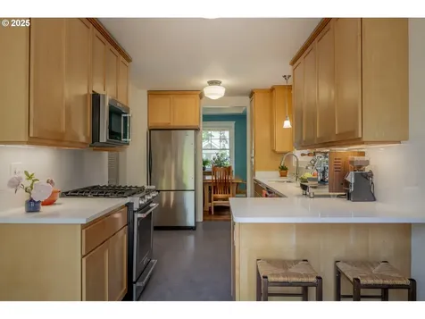 6204 N Burrage Avenue Portland OR 97217