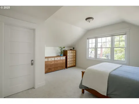 6204 N Burrage Avenue Portland OR 97217