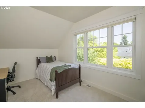 6204 N Burrage Avenue Portland OR 97217