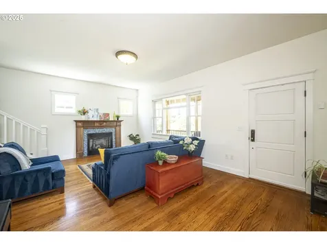 6204 N Burrage Avenue Portland OR 97217