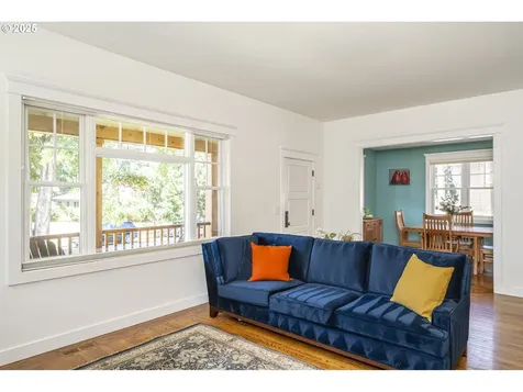 6204 N Burrage Avenue Portland OR 97217