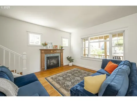 6204 N Burrage Avenue Portland OR 97217