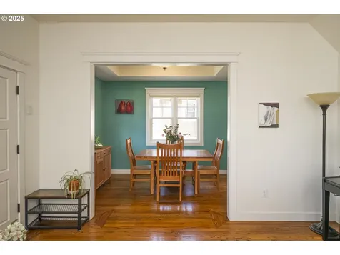 6204 N Burrage Avenue Portland OR 97217