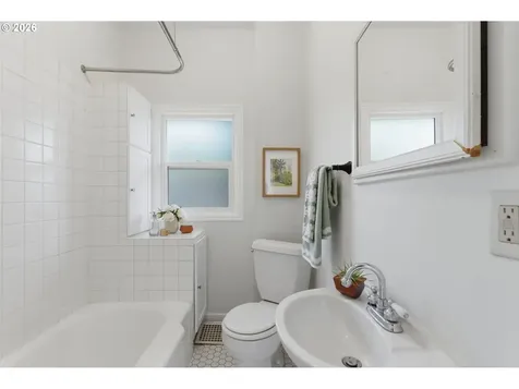 3733 SE 28th Place Portland OR 97202
