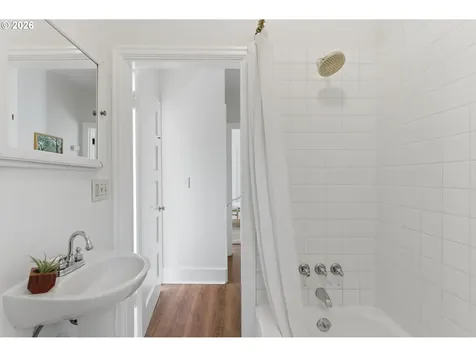 3733 SE 28th Place Portland OR 97202