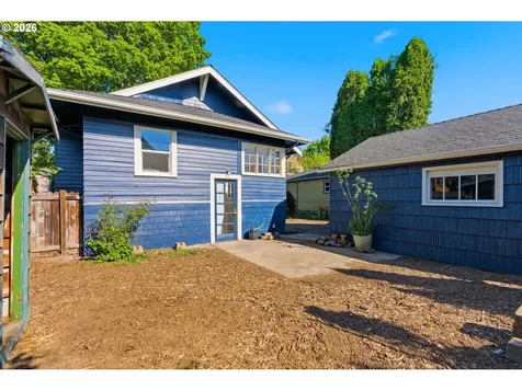 3733 SE 28th Place Portland OR 97202