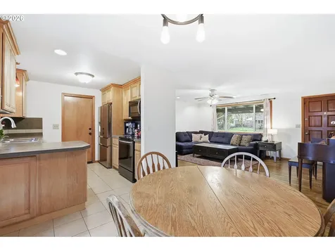 16825 SW Cambridge Court Beaverton OR 97078