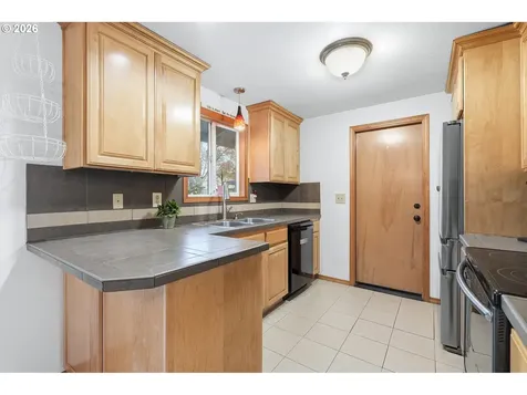 16825 SW Cambridge Court Beaverton OR 97078