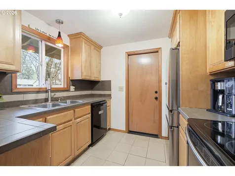 16825 SW Cambridge Court Beaverton OR 97078