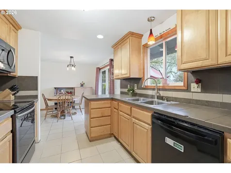 16825 SW Cambridge Court Beaverton OR 97078