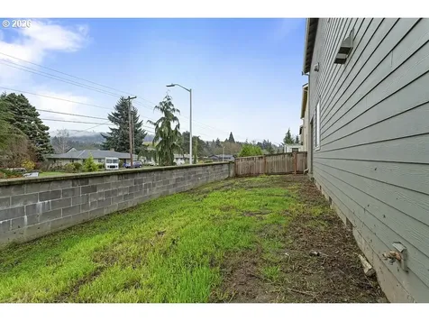 312 York Street Woodland WA 98674