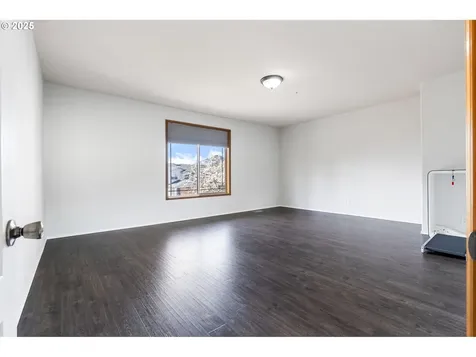 5878 NW Redfox Drive Portland OR 97229