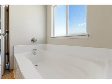 5878 NW Redfox Drive Portland OR 97229