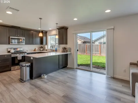 1819 SE Blueberry Street Dallas OR 97338