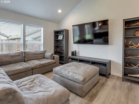 1819 SE Blueberry Street Dallas OR 97338