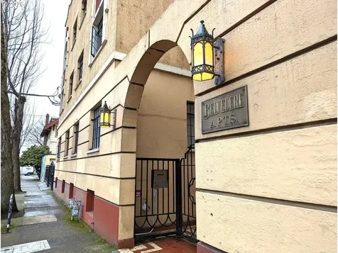 2829 SE Belmont Street Portland OR 97214
