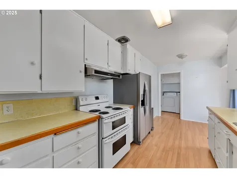 152 W Cardinal Street Roseburg OR 97471