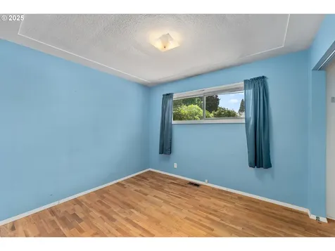 152 W Cardinal Street Roseburg OR 97471