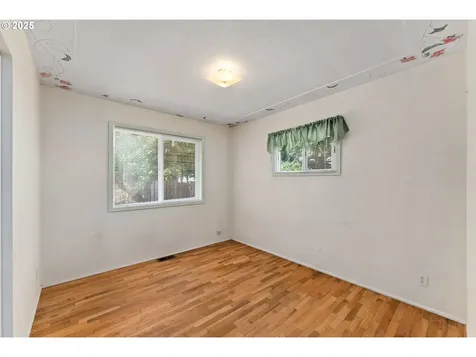 152 W Cardinal Street Roseburg OR 97471