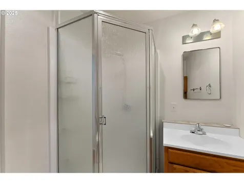 152 W Cardinal Street Roseburg OR 97471
