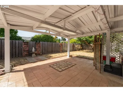 152 W Cardinal Street Roseburg OR 97471