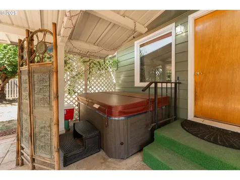 152 W Cardinal Street Roseburg OR 97471