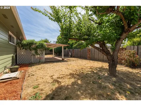 152 W Cardinal Street Roseburg OR 97471