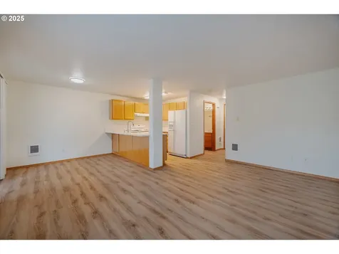 2081 SW Fellows Street Mcminnville OR 97128