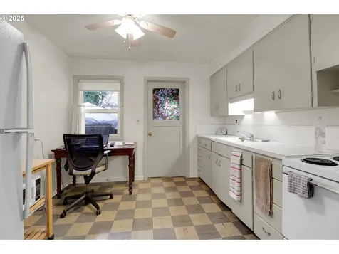 305 Knoop Lane Eugene OR 97404
