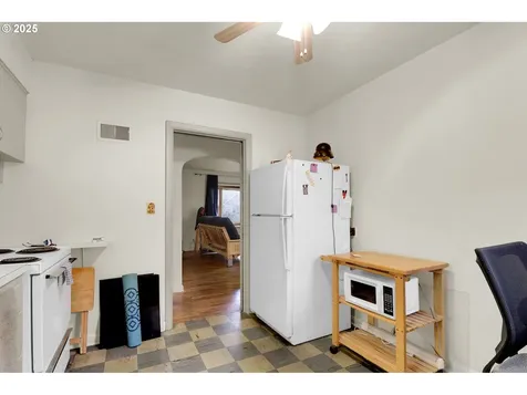 305 Knoop Lane Eugene OR 97404