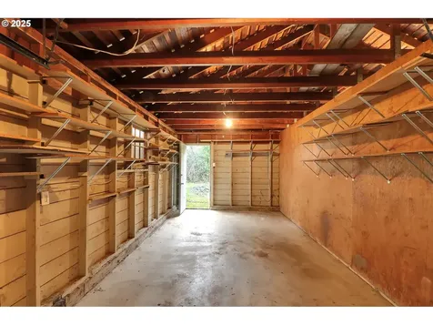 305 Knoop Lane Eugene OR 97404