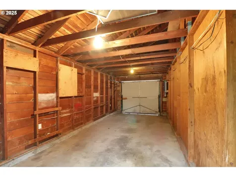 305 Knoop Lane Eugene OR 97404