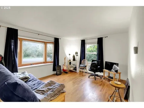 305 Knoop Lane Eugene OR 97404