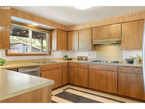 13000 NE Stanton Street Portland OR 97230