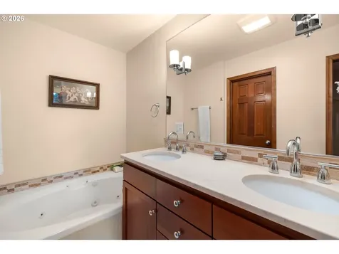 464 Livingood Lane Lake Oswego OR 97034