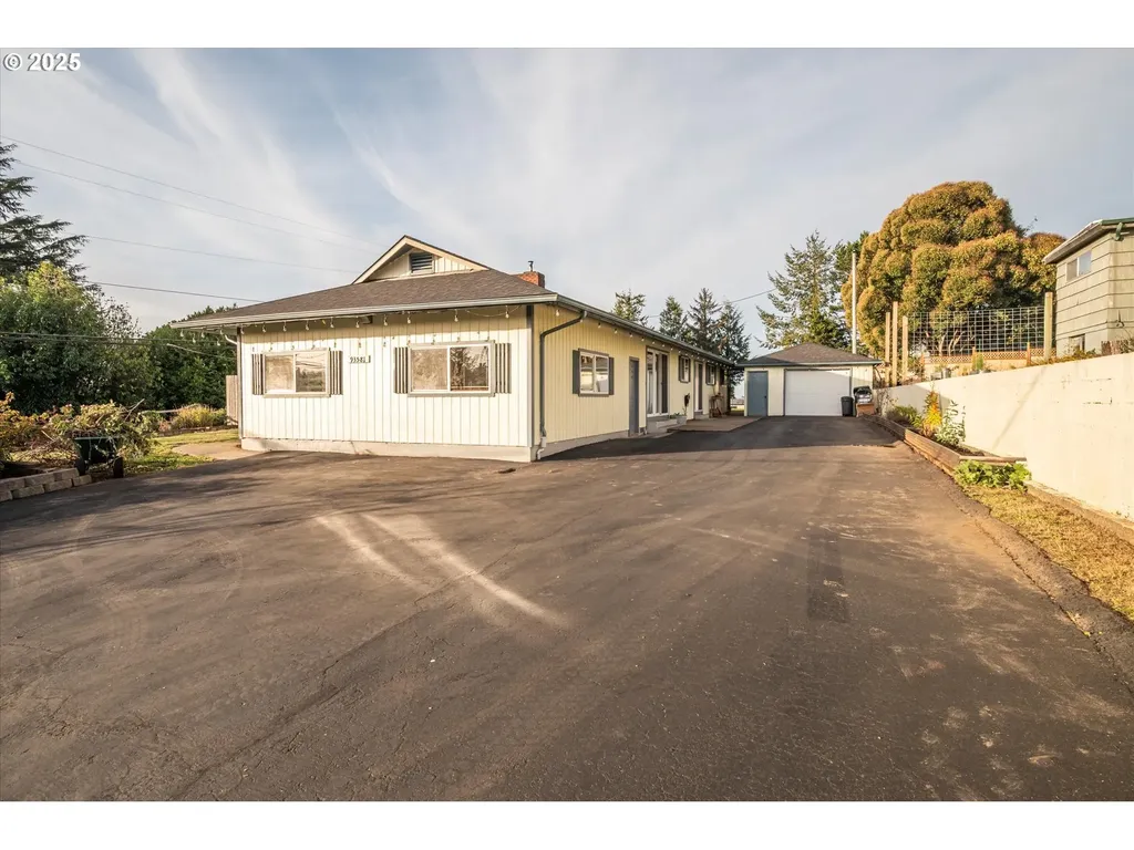 93581 Bay Park Lane Coos Bay OR 97420