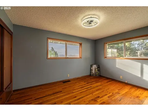 93581 Bay Park Lane Coos Bay OR 97420