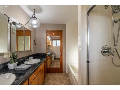93581 Bay Park Lane Coos Bay OR 97420
