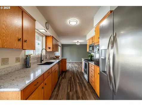 93581 Bay Park Lane Coos Bay OR 97420