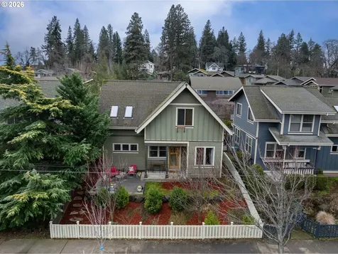 3117 May Street Hood River OR 97031