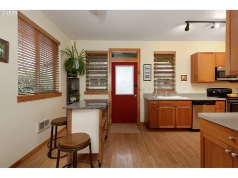 3117 May Street Hood River OR 97031