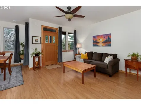 3117 May Street Hood River OR 97031